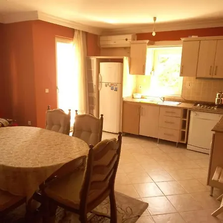 Appartement Apollon Paradise Town D-1 *